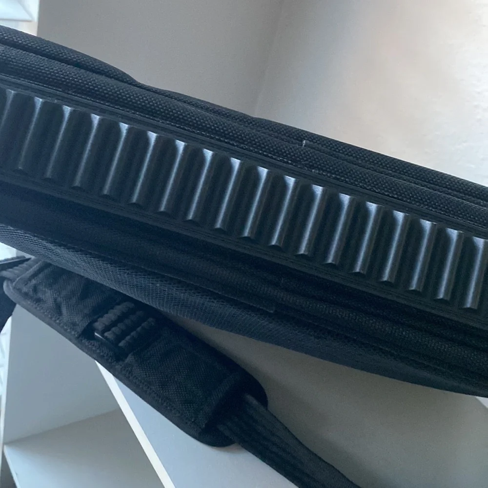 Targus Laptop Padded Shoulder Case